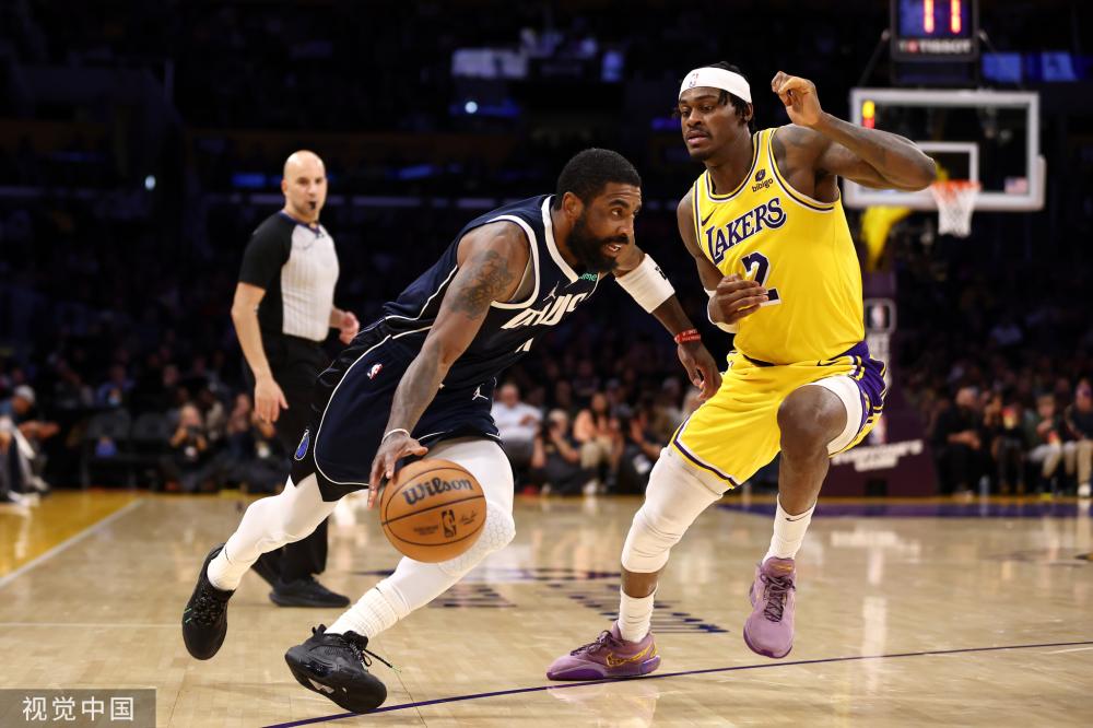 通过引入具 通过引入具