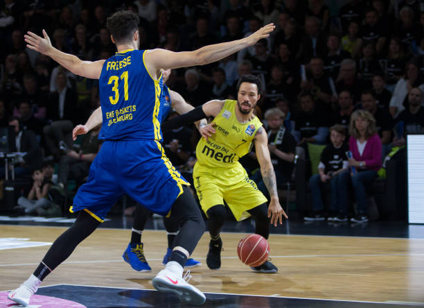 【NFL动态】贾克比-迈尔斯请求交易离开拉斯维加斯突袭者